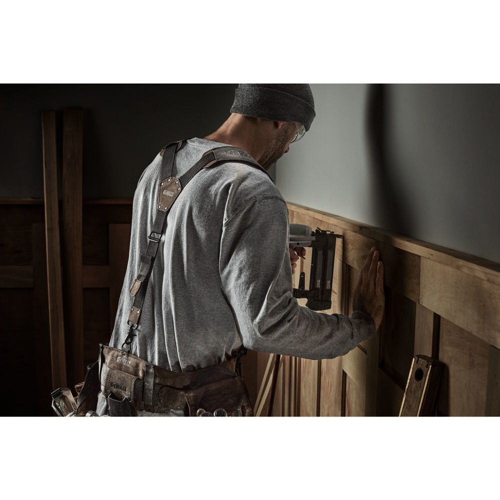 DEWALT Leather Tool Apron - Flockneti