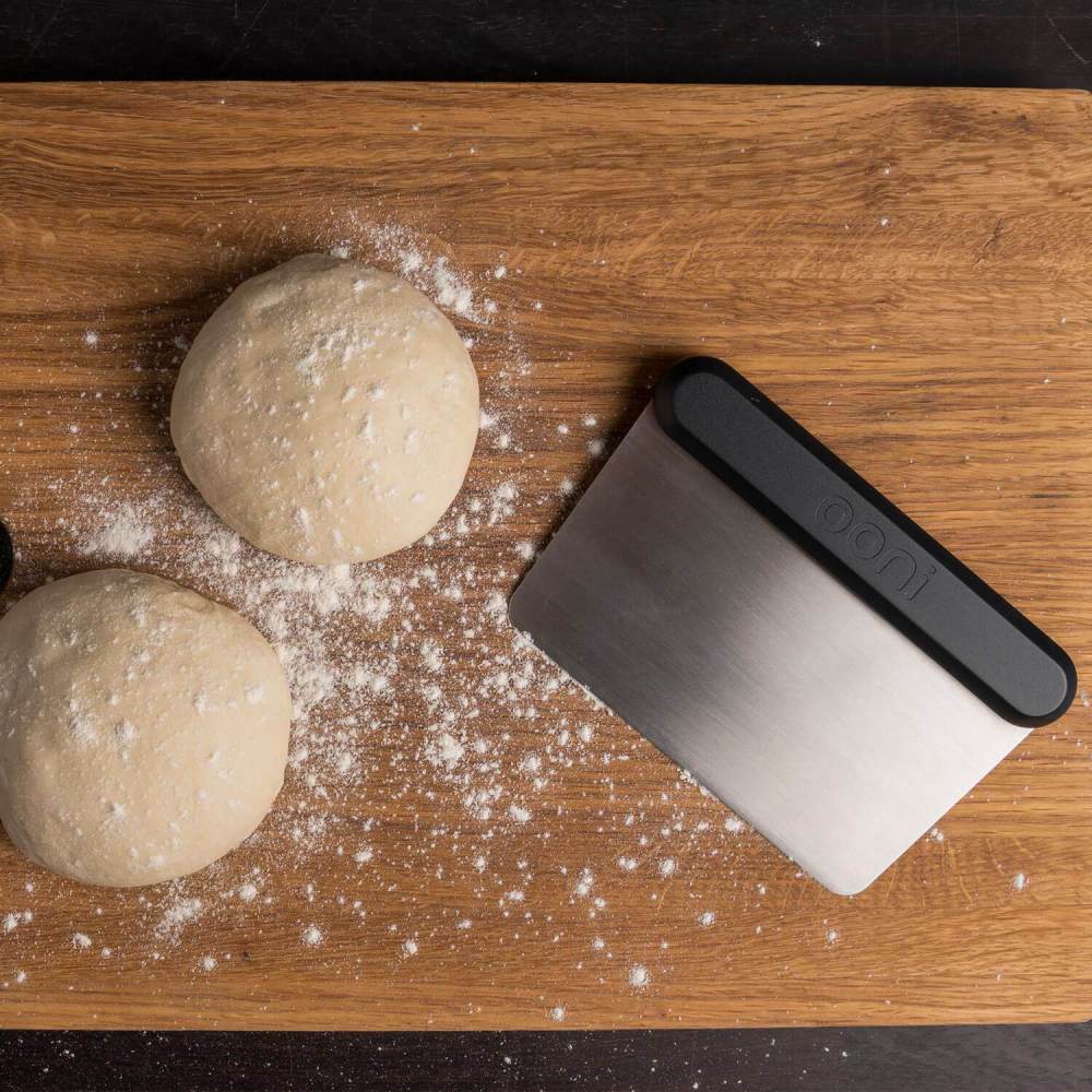 Ooni Pizza Dough Scraper 6″ x 4″ x 0.5″ Black/Gray - Flockneti