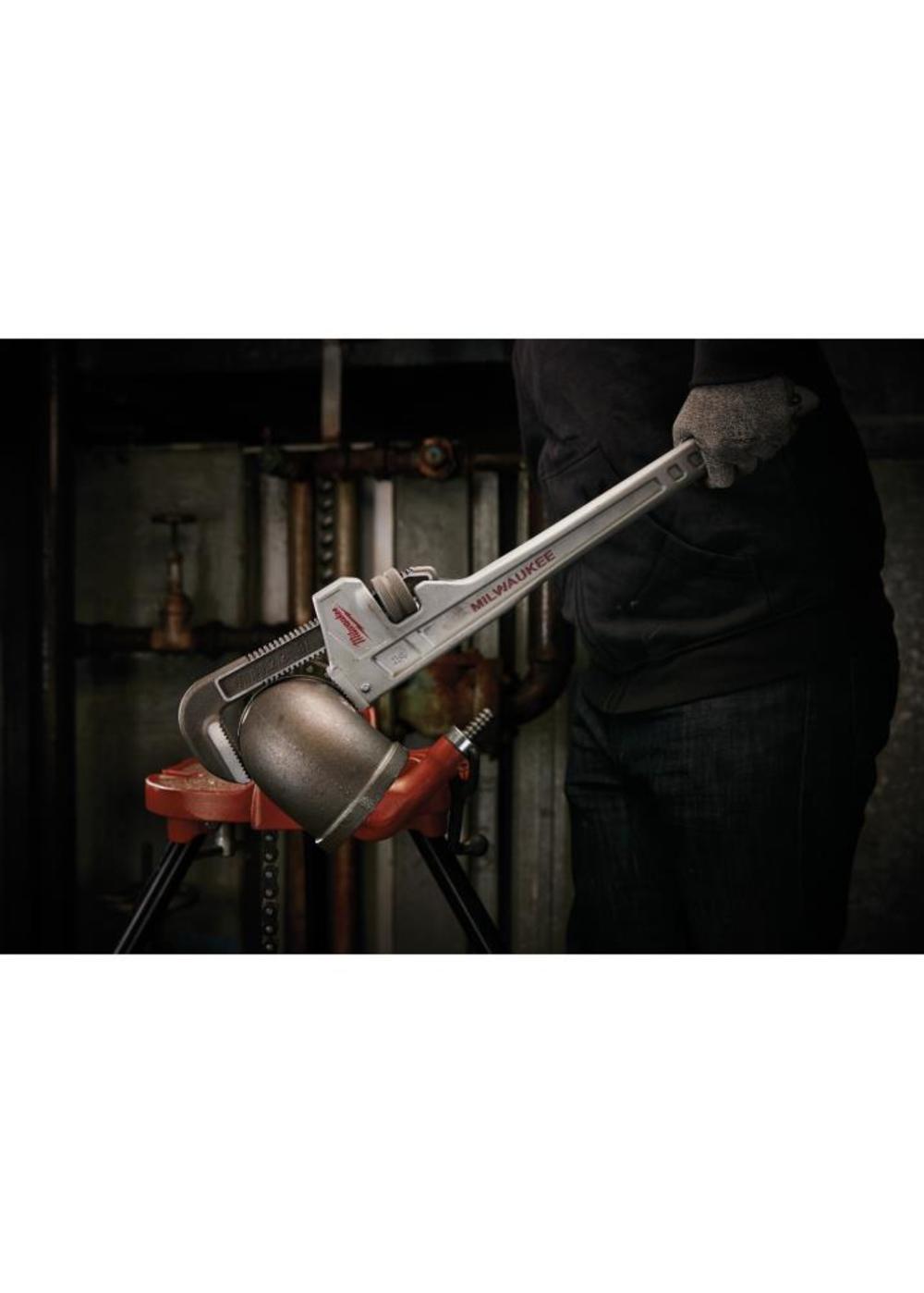 Milwaukee 24 In. Aluminum Pipe Wrench - Flockneti