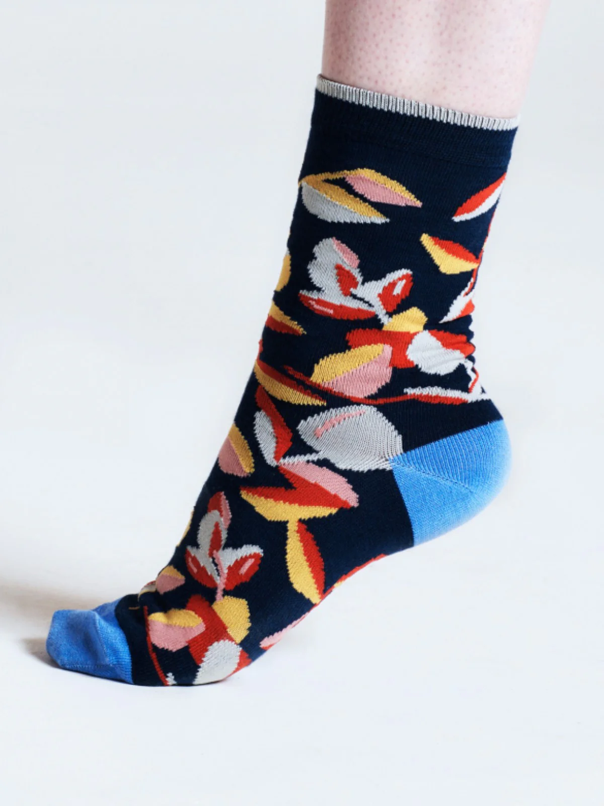 Isabel Floral Bamboo Socks - Navy - Flockneti