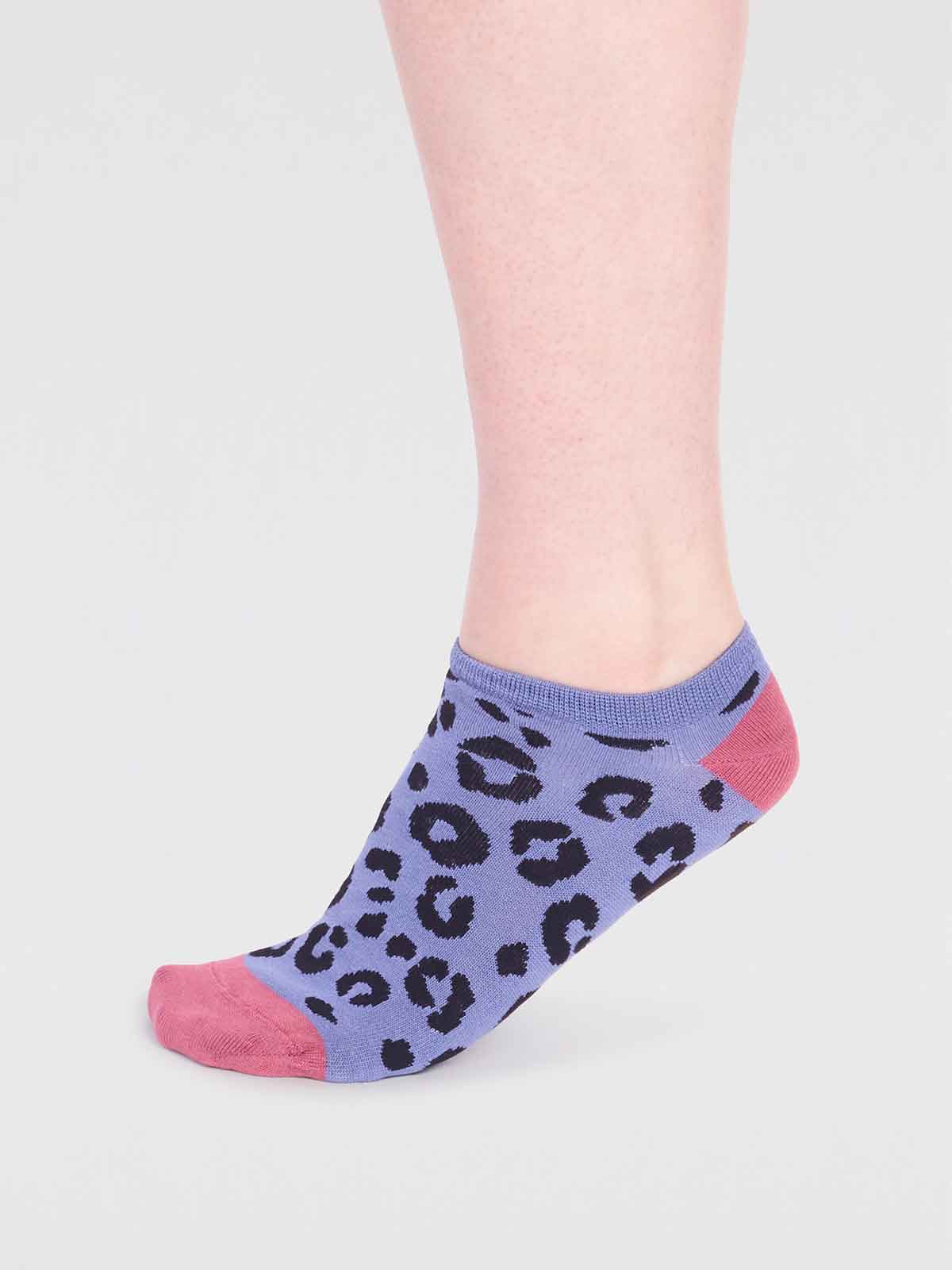 Reese Bamboo Leopard Print Trainer Socks - Periwinkle Blue - Flockneti