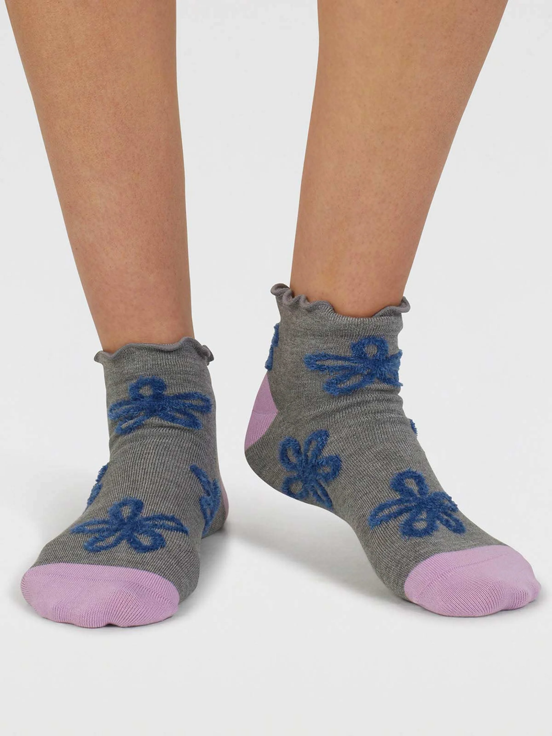 Daisee Textured Flower Bamboo Ankle Socks - Mid Grey Marle - Flockneti