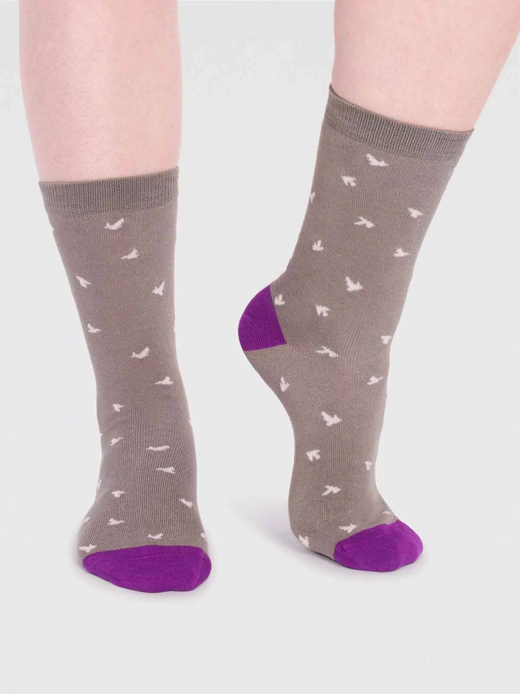 Wren Bamboo Bird Socks - Olive Green - Flockneti