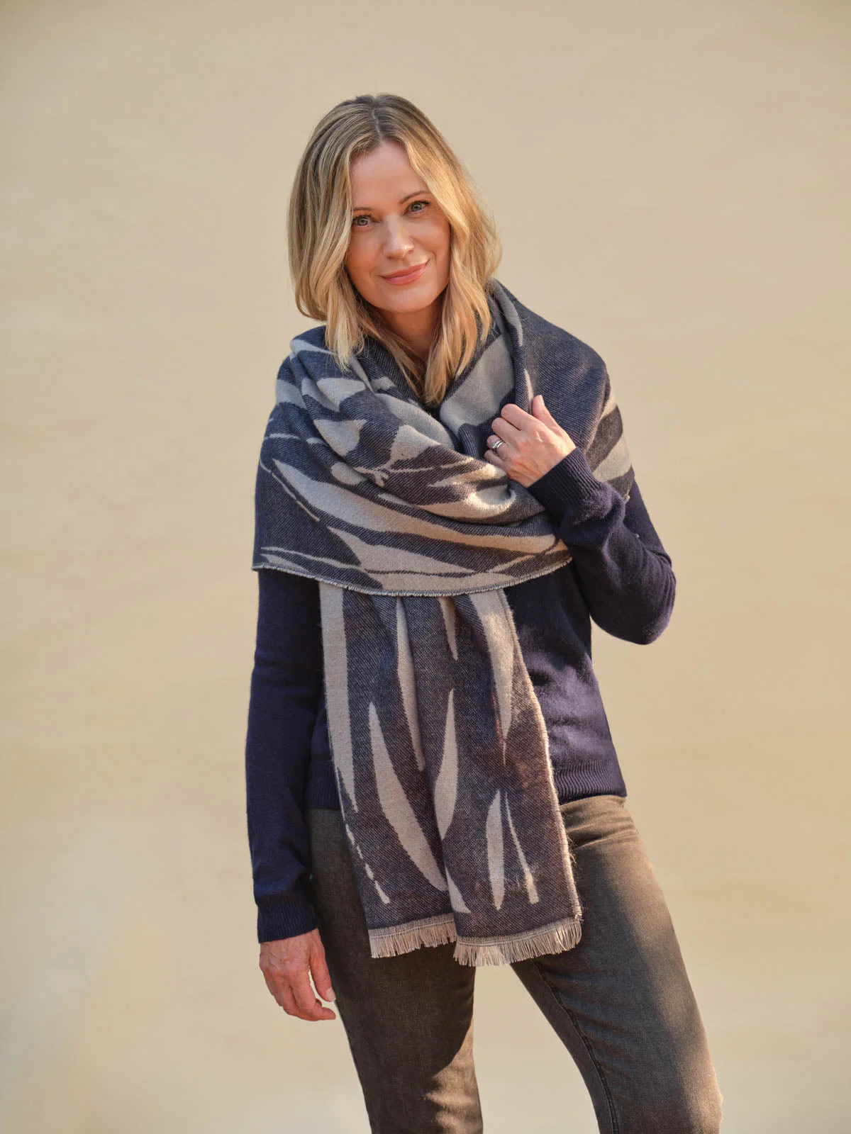 Midweight Abstract Scarf - Grey Mix - Flockneti