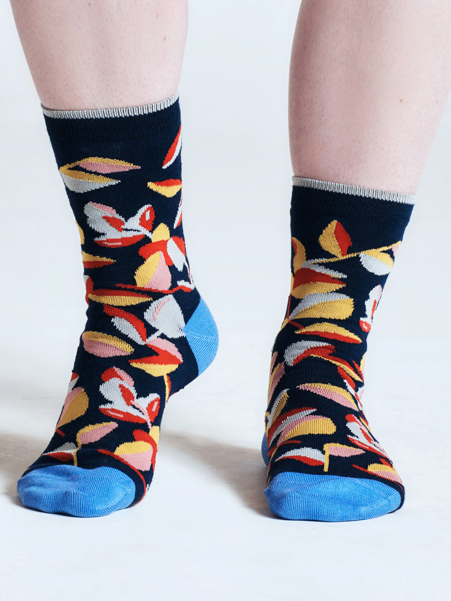 Isabel Floral Bamboo Socks - Navy - Flockneti