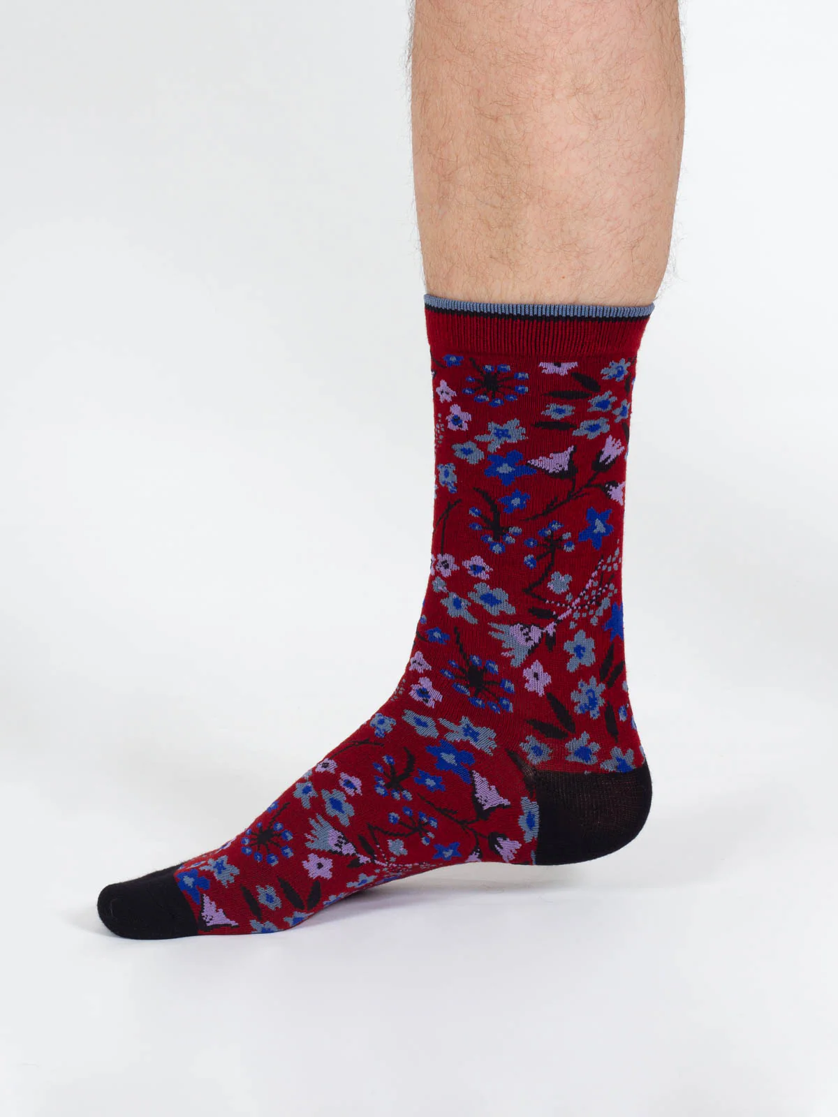 Scattered Flower Bamboo Crew Socks - Burgundy - Flockneti
