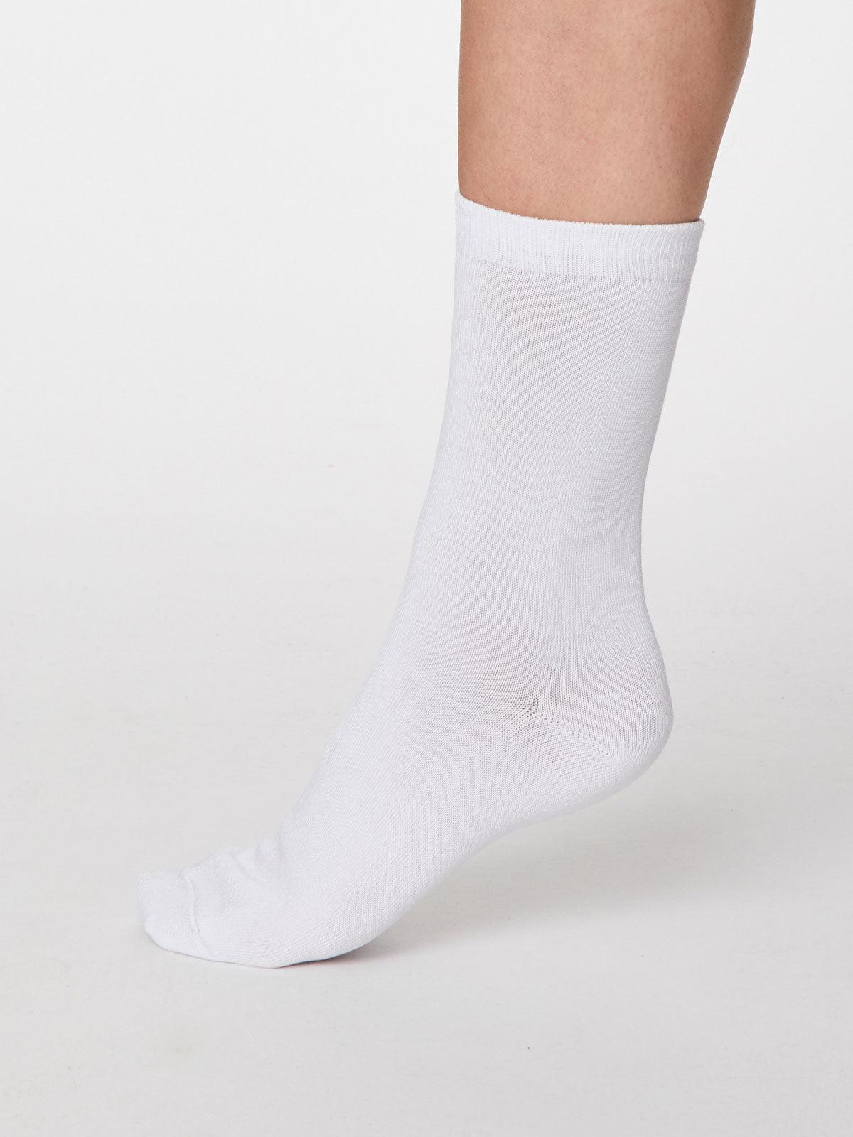 Solid Jackie Socks - White - Flockneti