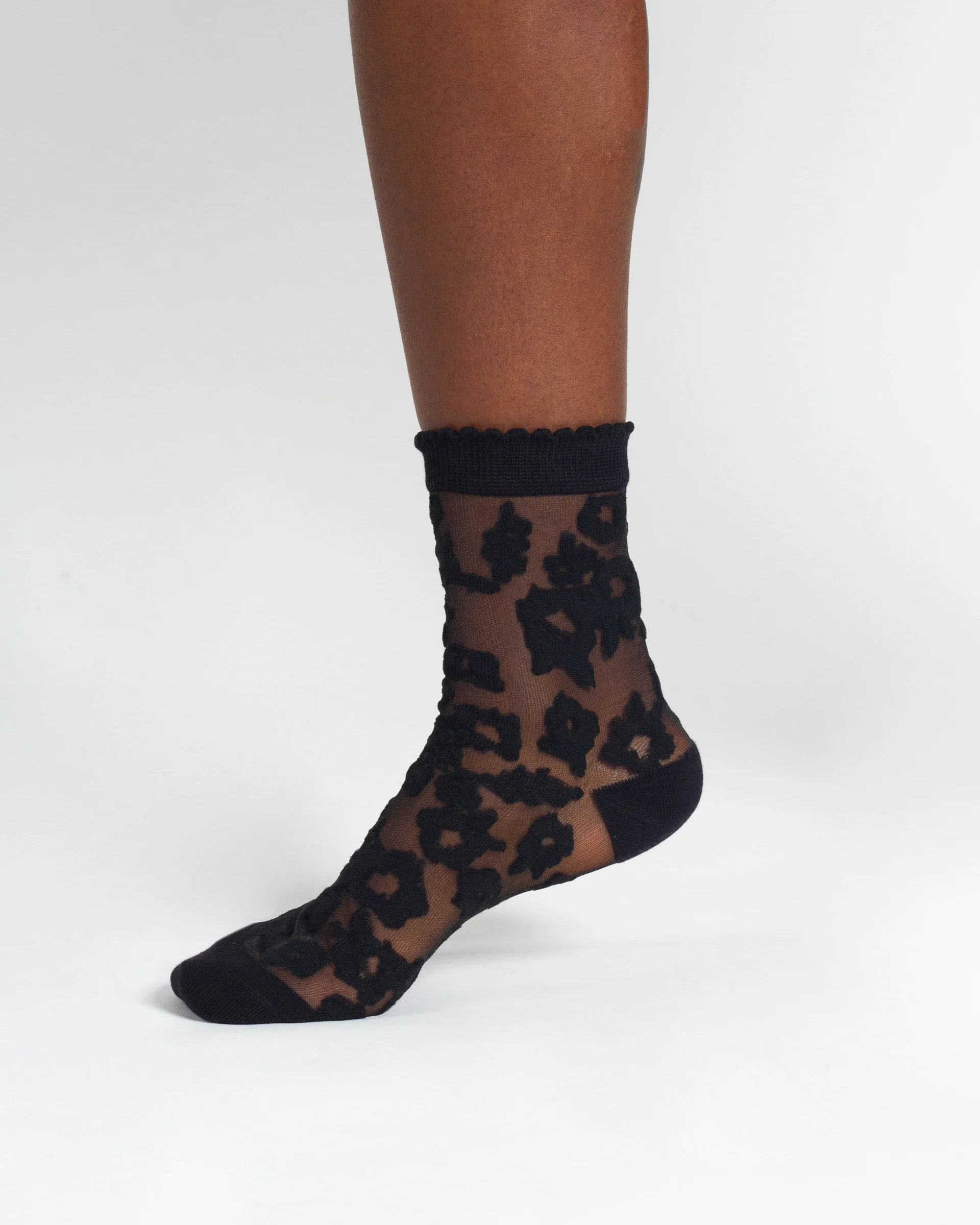 Floral Sheer Short Bamboo Ankle Socks - Black Multi - Flockneti